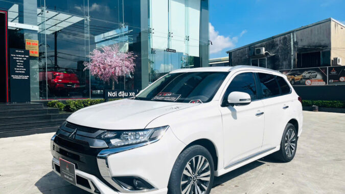 Mitsubishi Outlander STD 2022